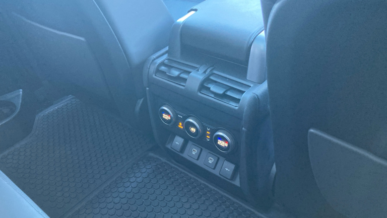 Land Rover Defender 2.0 P300 X-Dynamic HSE 90 3dr Auto Petrol Estate